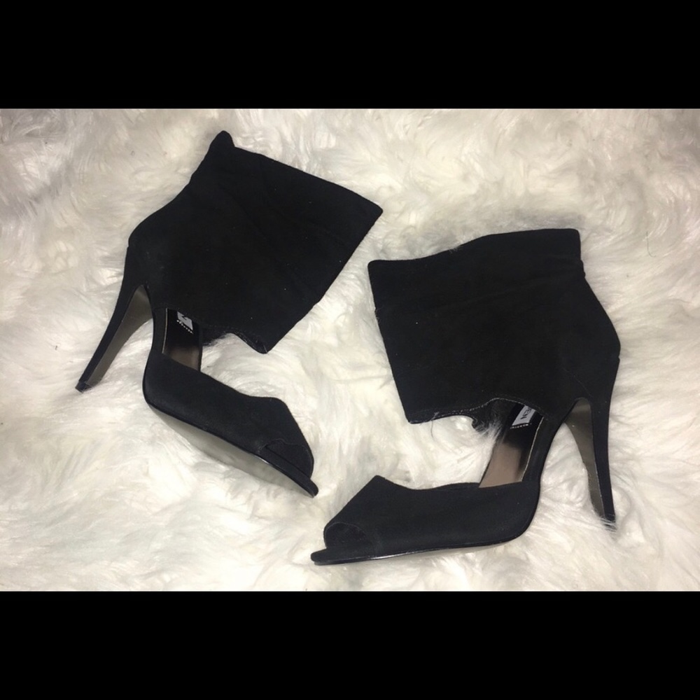 New Steve Madden black Triumphh heels 7
